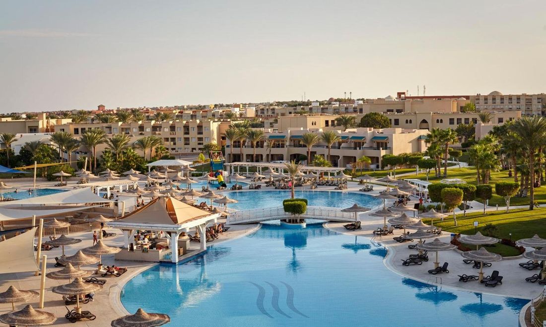 Coral Sea Aqua Club Resort photo 2