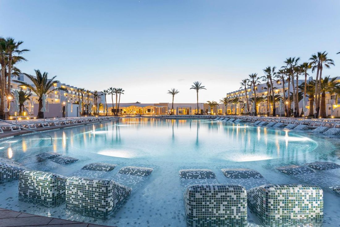 Grand Palladium White Island Resort & Spa photo 2