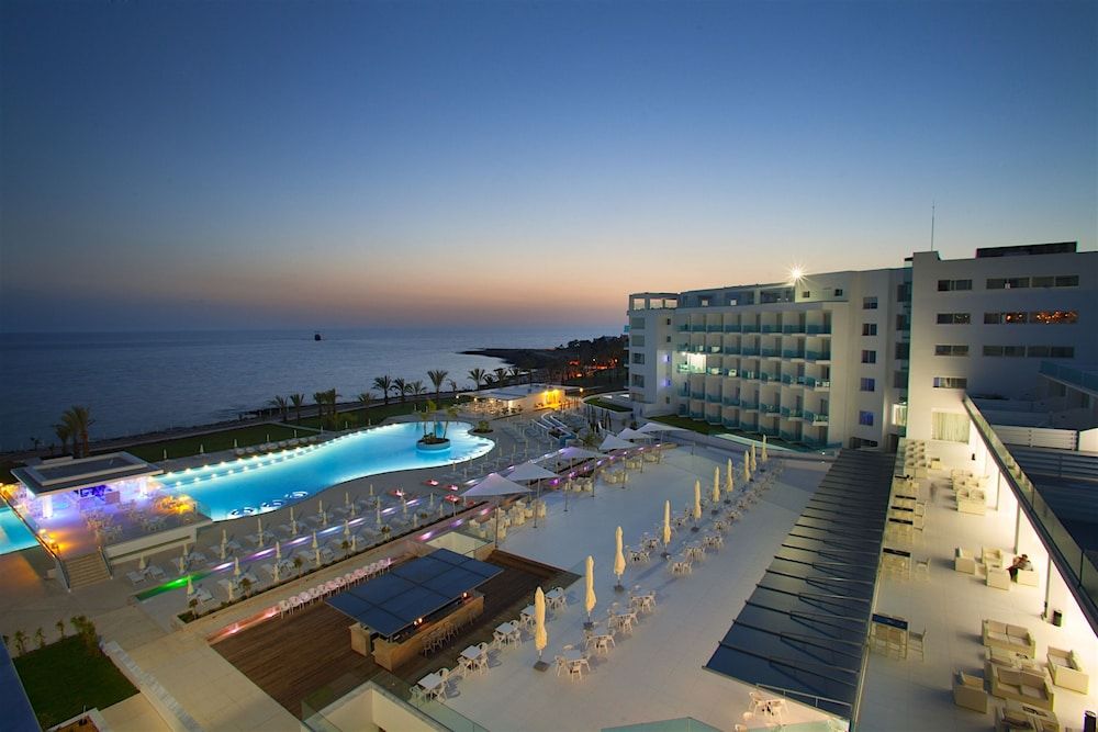 King Evelthon Beach Hotel & Resort photo 1