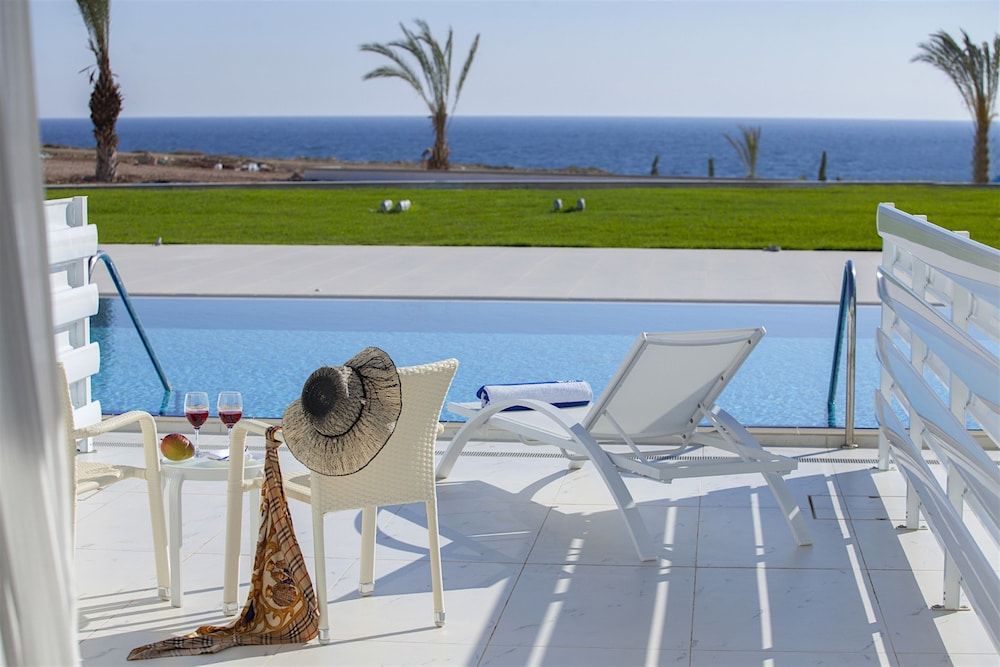 King Evelthon Beach Hotel & Resort photo 3