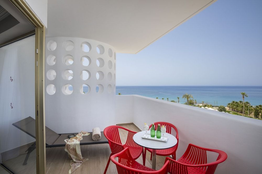 Leonardo Laura Beach & Splash Resort photo 5