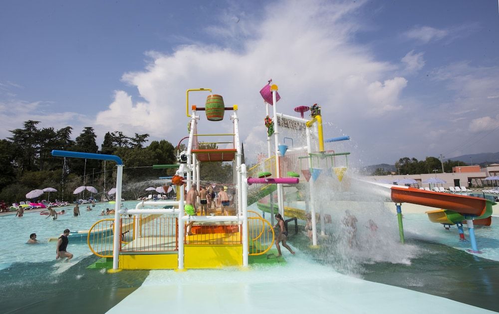Sisan Family Resort photo 3